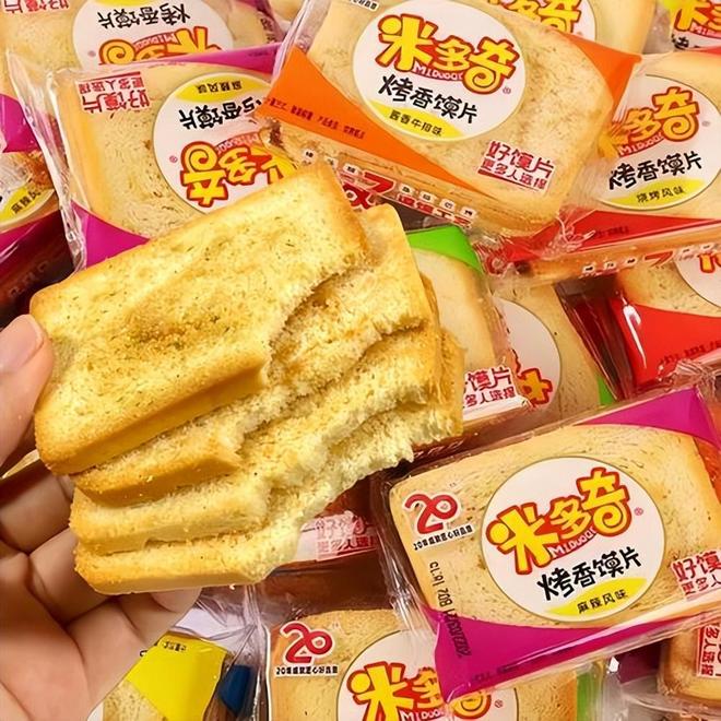 靠5元产品撑起16亿帝国年销151亿片pg电子试玩零食圈又杀出一匹隐形黑马！(图5)